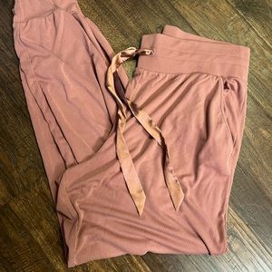 Victoria’s Secret Women’s Size Large Pink Joggers